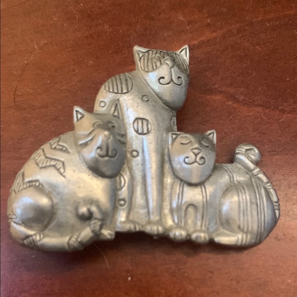 Whimsical Cat Brooch - Silver Tone - Picture 2 of 3